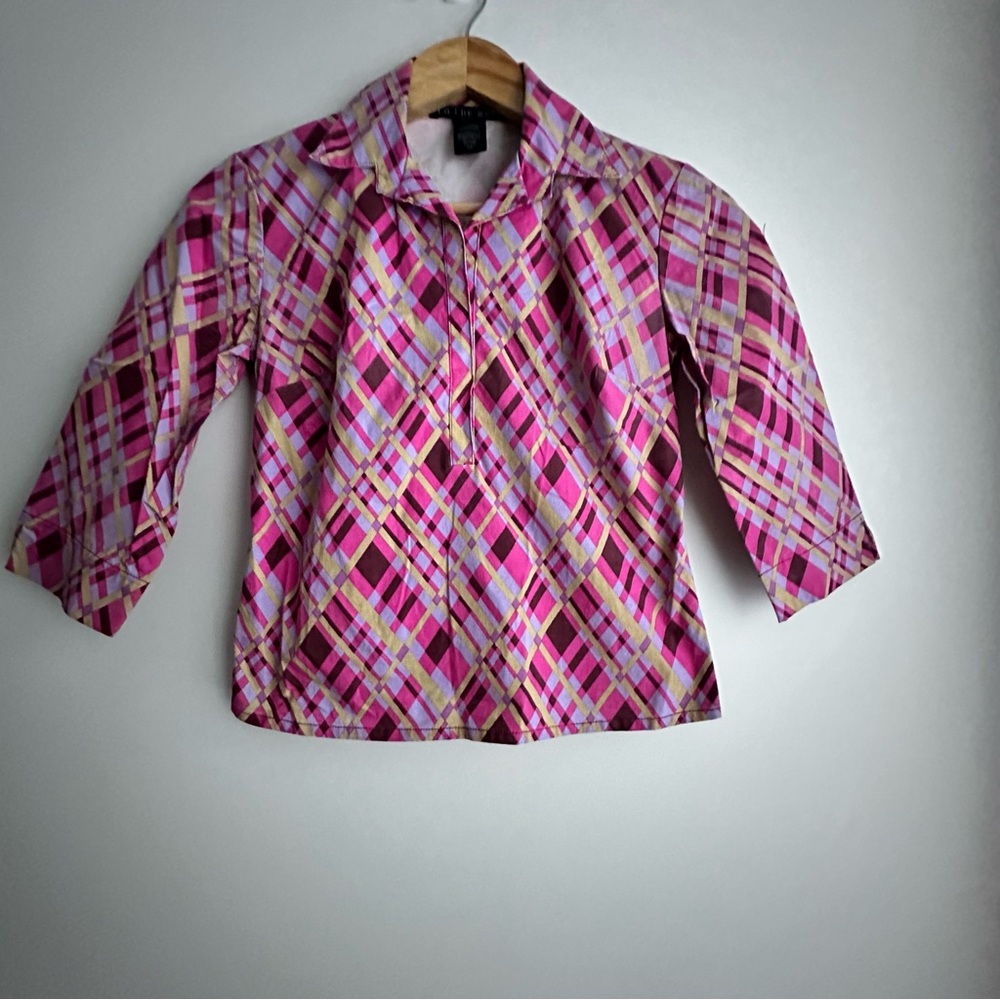 To the Max! Pink and Purple Button Down 3/4 Sleeve Shirt with Classic Fit XS